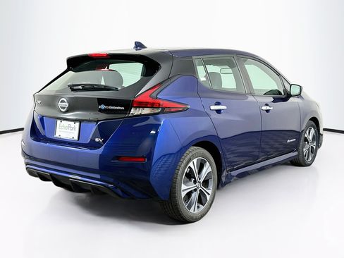 Used 2019 Nissan Leaf SV w/ SV Technology Package FWD image 9