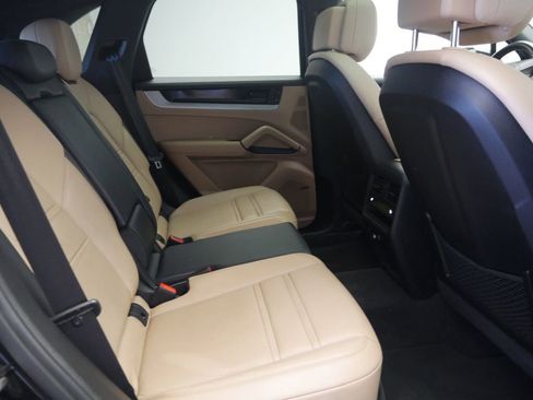 Certified 2024 Porsche Cayenne S AWD/4WD image 24