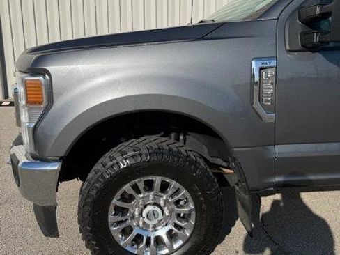 Used 2022 Ford F250 XLT w/ XLT Premium Package image 3