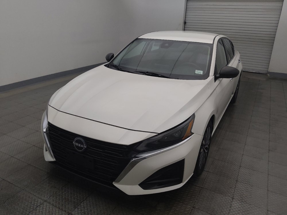 Used 2024 Nissan Altima 2.5 SV FWD image 15