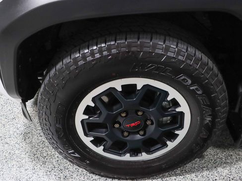 Used 2025 Toyota 4Runner TRD Off-Road Premium AWD/4WD image 11