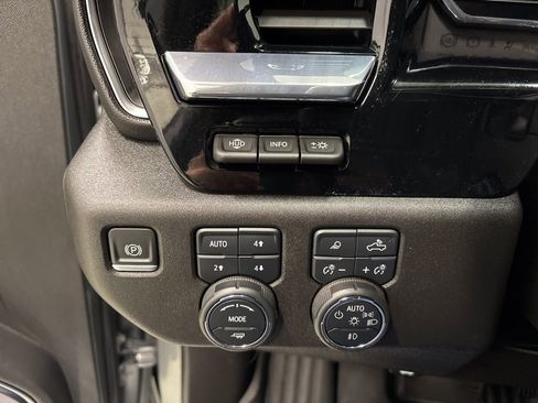 Used 2024 Chevrolet Silverado 1500 High Country w/ Technology Package image 29