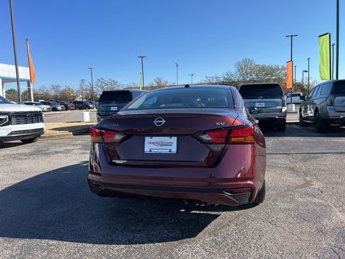 Used 2024 Nissan Altima 2.5 SV image 4