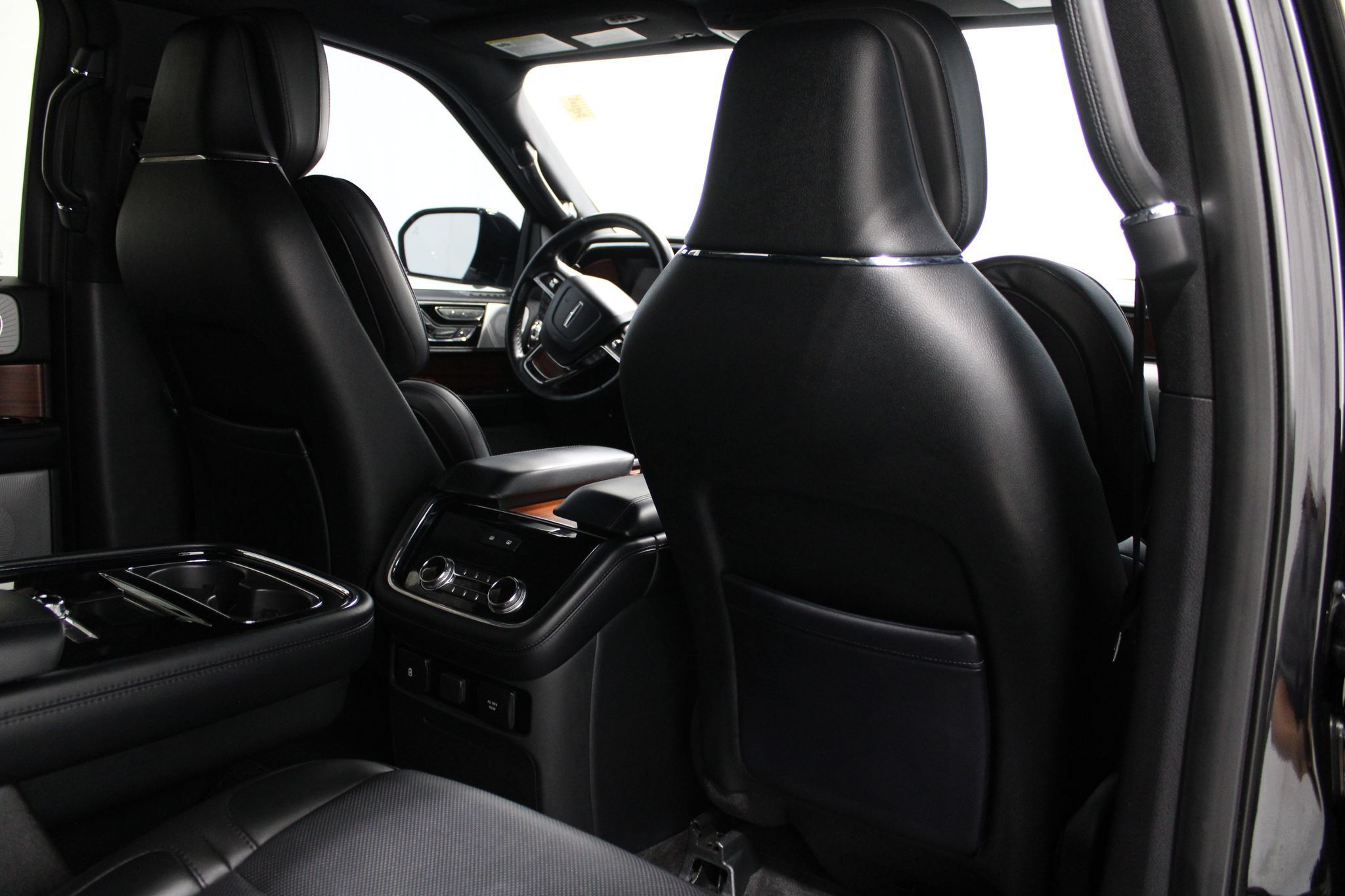 Used 2019 Lincoln Navigator Reserve AWD/4WD image 24