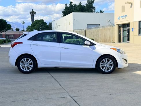 Used 2013 Hyundai Elantra GT FWD image 4