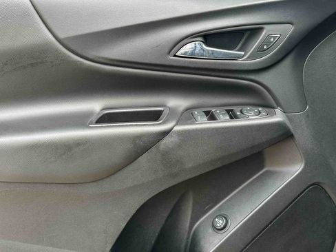 Used 2020 Chevrolet Equinox LT FWD image 16