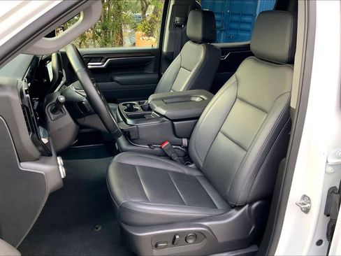 Used 2025 GMC Sierra 1500 SLT image 7