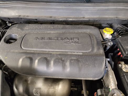 Used 2019 Jeep Cherokee Latitude Plus w/ Comfort/Convenience Group FWD image 30