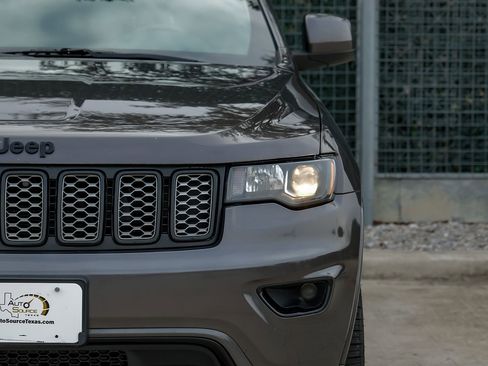 Used 2019 Jeep Grand Cherokee Altitude AWD/4WD image 44
