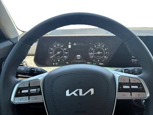 Used 2024 Kia Telluride SX Prestige AWD/4WD image 16