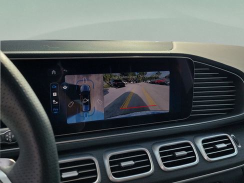 Certified 2026 Mercedes-Benz GLS 450 4MATIC image 37