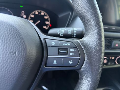 Used 2024 Honda HR-V LX image 21