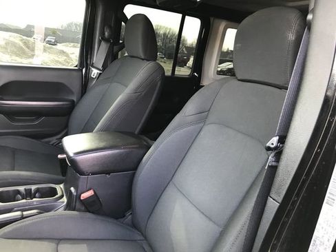 Used 2019 Jeep Wrangler Unlimited Sport S image 4