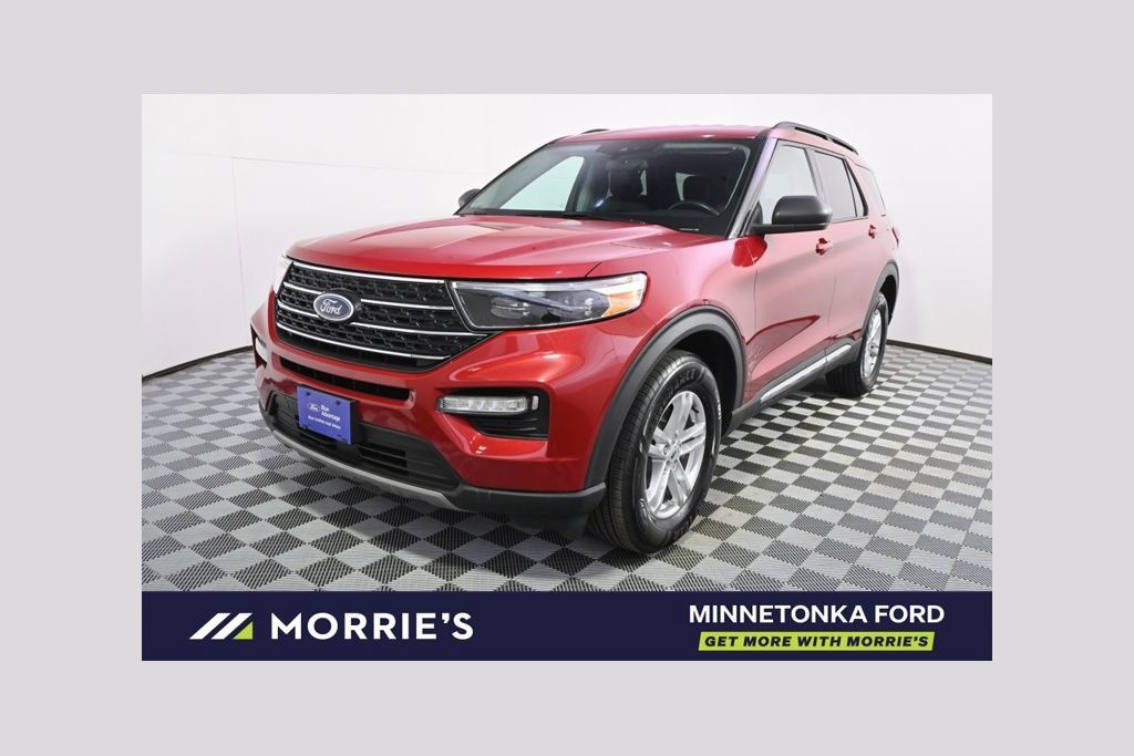 Used 2023 Ford Explorer XLT w/ Equipment Group 202A AWD/4WD image 1