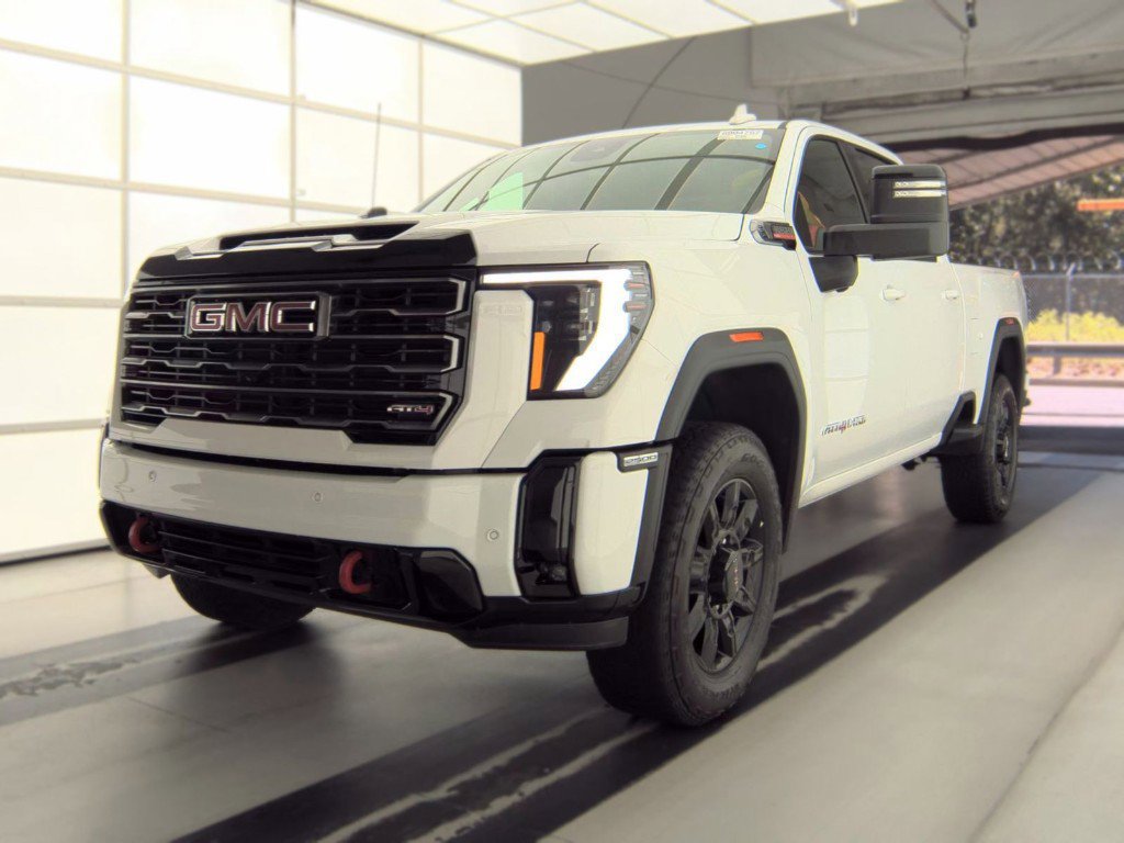 Used 2026 GMC Sierra 2500 AT4 AWD/4WD image 1