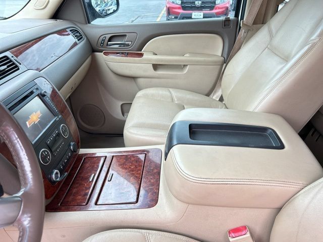 Used 2012 Chevrolet Suburban LTZ AWD/4WD image 38