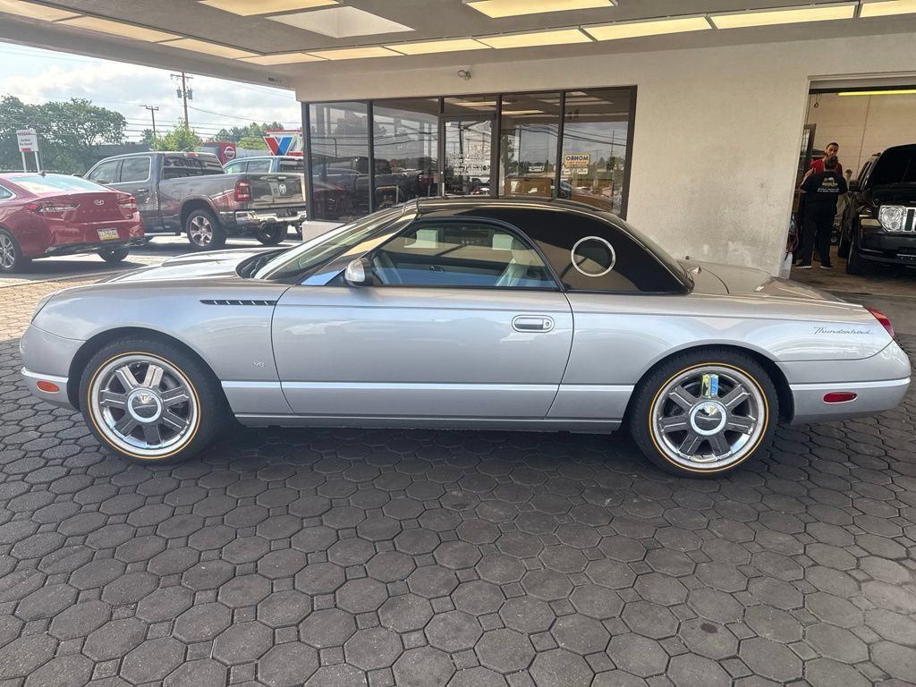 Used 2004 Ford Thunderbird RWD image 9