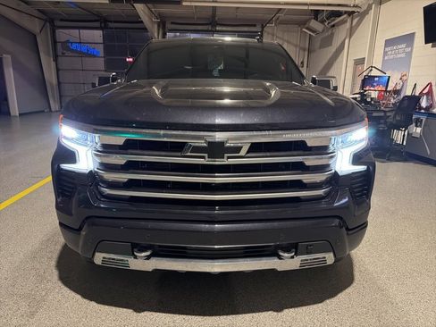 Used 2023 Chevrolet Silverado 1500 High Country w/ High Country Premium Package image 2