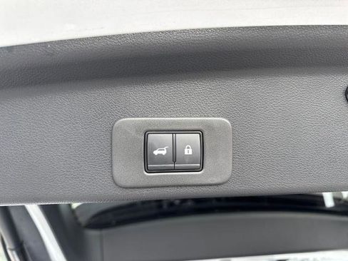 Certified 2025 Nissan Murano SL image 28