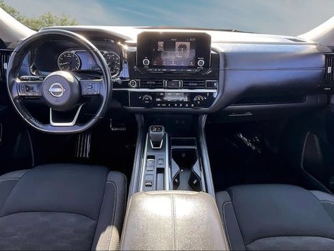 Certified 2024 Nissan Pathfinder SV FWD image 7