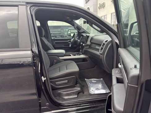 Used 2023 RAM 1500 Big Horn AWD/4WD image 3