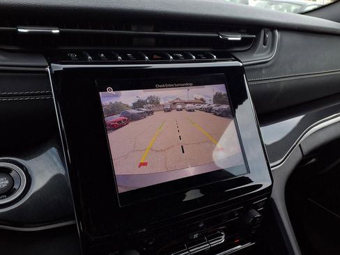 Used 2022 Jeep Grand Cherokee L Altitude image 8