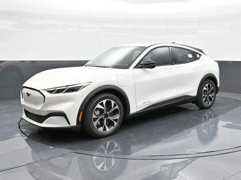 New 2024 Ford Mustang Mach-E Select w/ Comfort Package Lite image 32