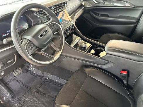 Certified 2023 Jeep Grand Cherokee Altitude RWD image 2