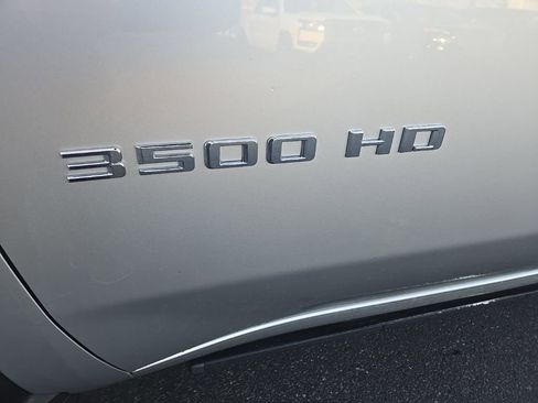 Used 2022 Chevrolet Silverado 3500 LT w/ Convenience Package image 43