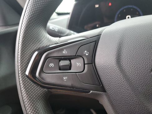 Used 2024 Chevrolet Trax LT FWD image 22