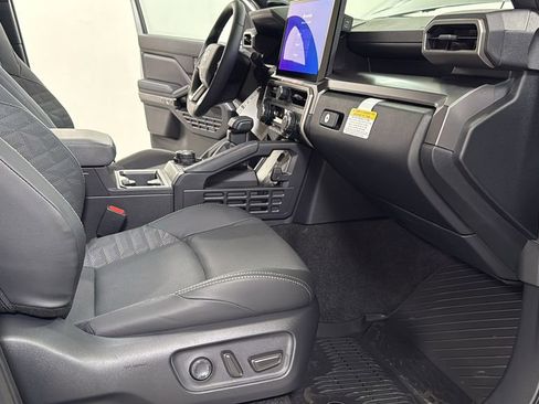 Used 2025 Toyota 4Runner TRD Off-Road Premium image 20