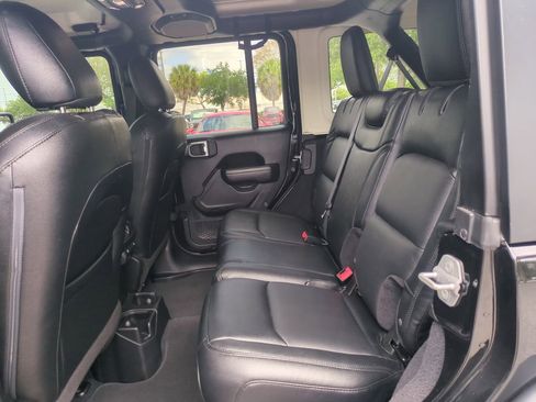 Used 2020 Jeep Wrangler Unlimited Sport S image 17