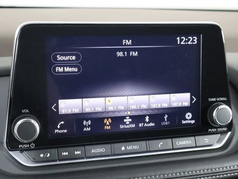 Used 2023 Nissan Rogue SV FWD image 28
