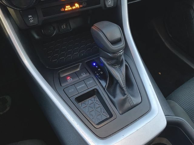 Used 2025 Toyota RAV4 LE FWD image 15