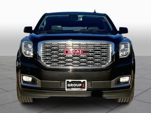 Used 2020 GMC Yukon Denali w/ Denali Ultimate Package image 3