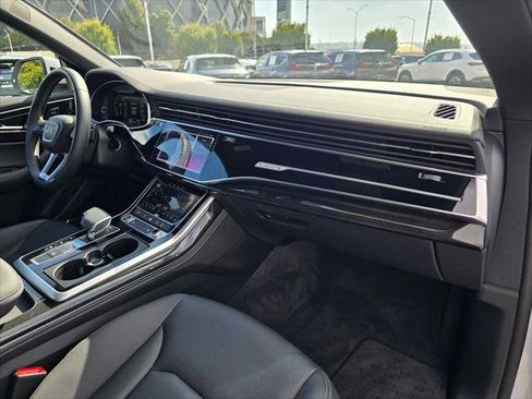 Used 2025 Audi Q8 Premium Plus w/ Premium Plus Package AWD/4WD image 10