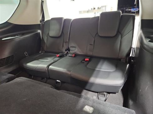 Used 2017 Nissan Armada Platinum image 12