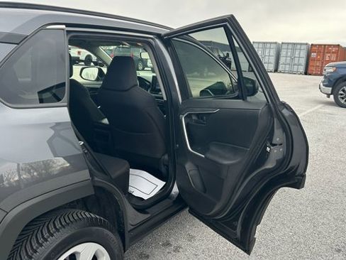 Used 2020 Toyota RAV4 LE image 37