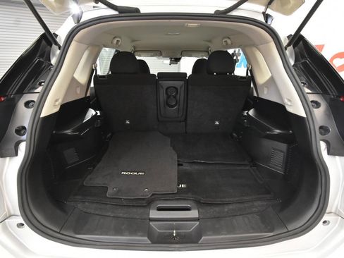 Used 2020 Nissan Rogue S image 30