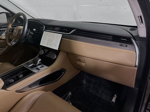 Used 2023 Jaguar F-PACE S image 29