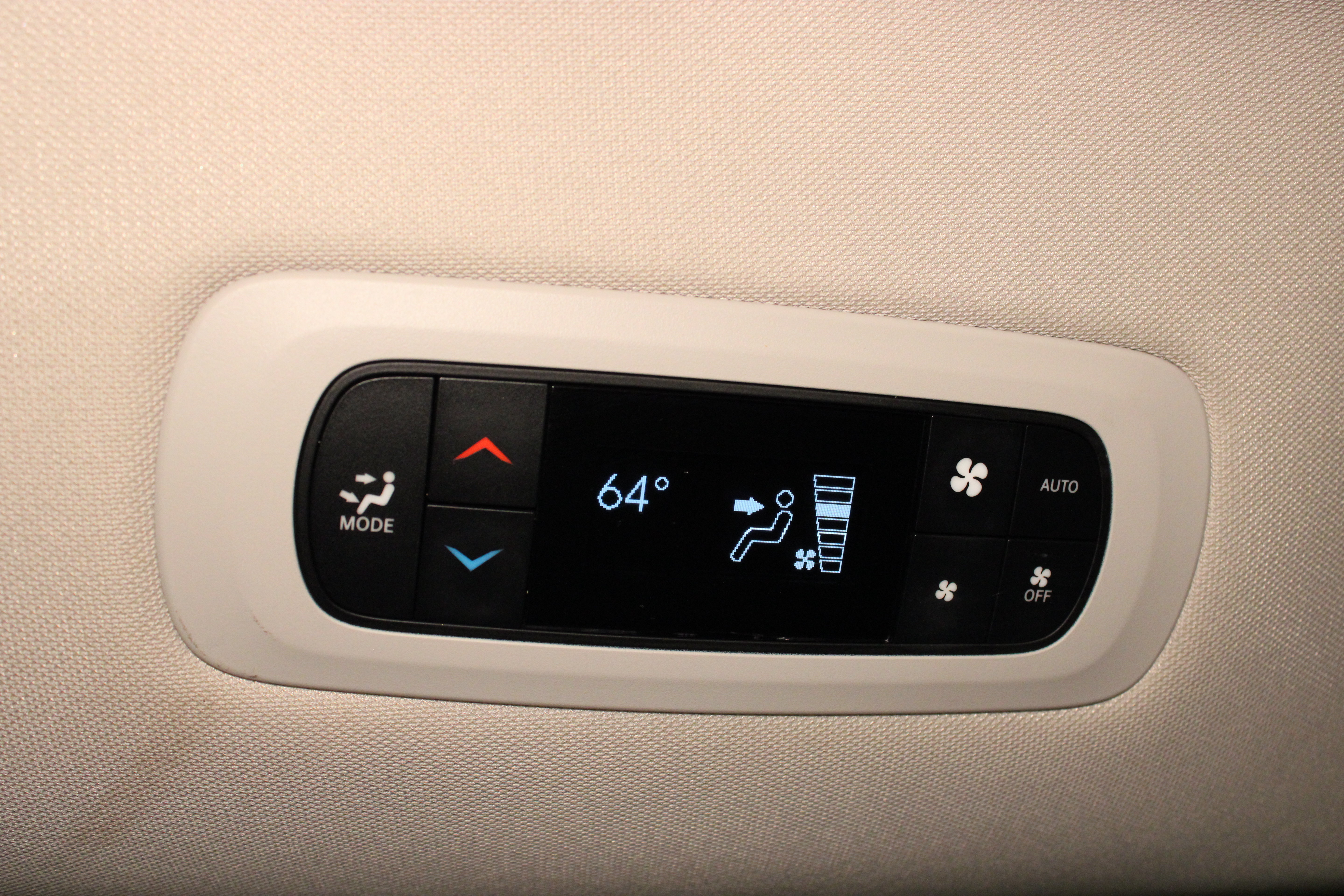 Used 2024 Chrysler Pacifica Touring-L FWD image 35