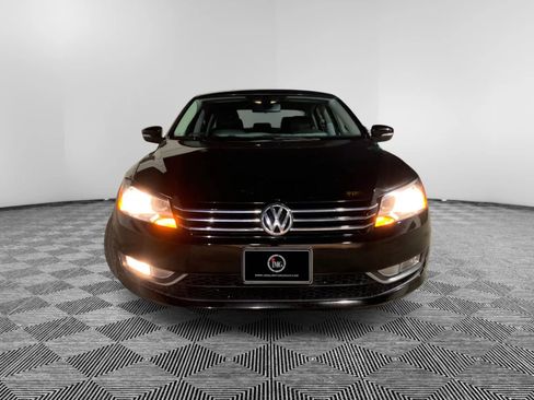 Used 2015 Volkswagen Passat 1.8T Limited Edition image 3