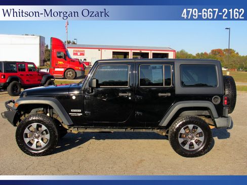 Used 2018 Jeep Wrangler Unlimited Sport w/ Connectivity Group image 6