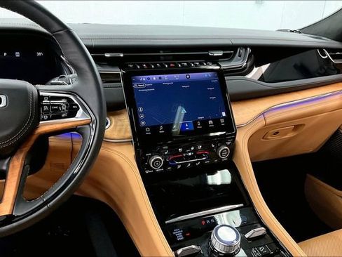 Used 2023 Jeep Grand Cherokee L Summit image 7