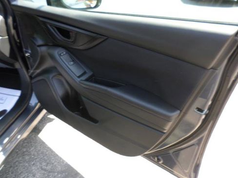 Used 2017 Subaru Impreza 2.0i Premium image 34