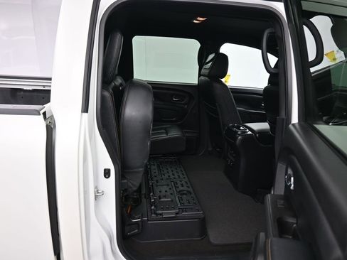 Used 2019 Nissan Titan SL w/ Midnight Edition image 42