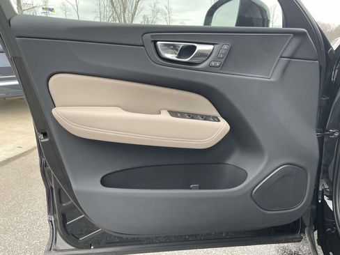 New 2026 Volvo XC60 B5 Core w/ Climate Package image 5