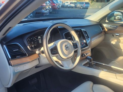 Used 2020 Volvo XC90 T6 Inscription w/ Protection Package Premier image 13