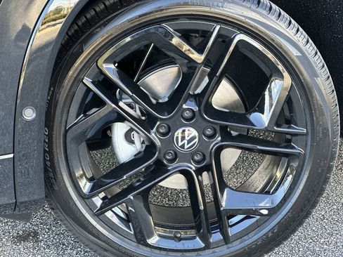 New 2026 Volkswagen Tiguan SE R-Line image 10