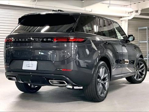 New 2025 Land Rover Range Rover Sport SE image 4